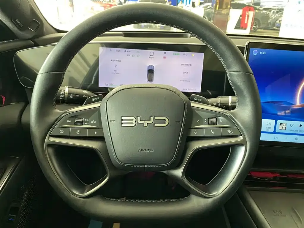 BYD Seal — фото 3