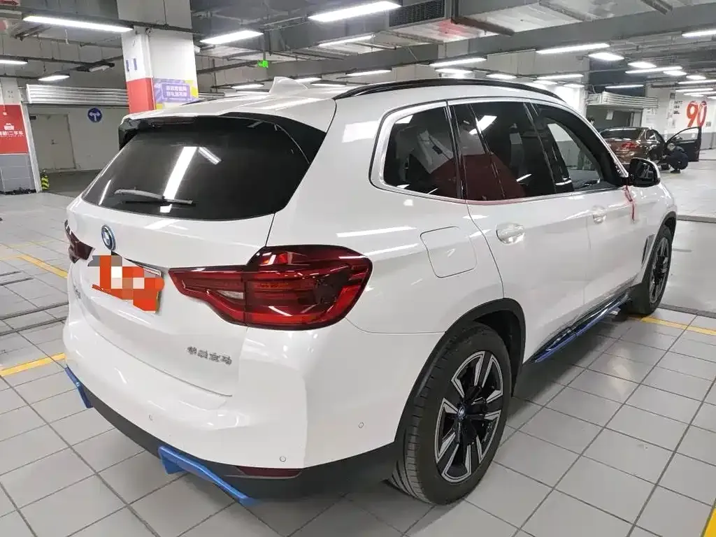 BMW iX3 — фото 4