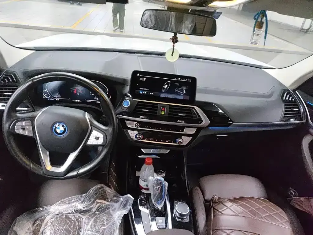 BMW iX3 — фото 2