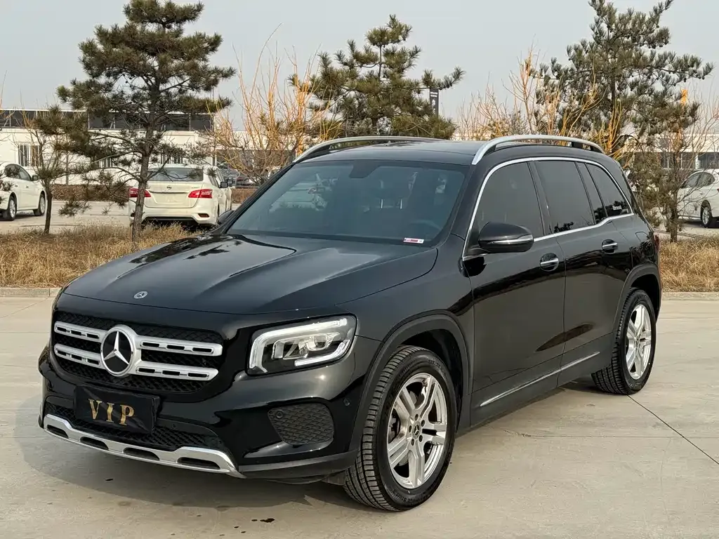 Mercedes-Benz GLB — фото 1