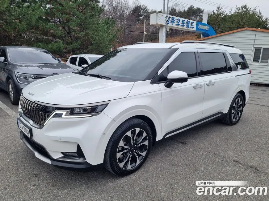 Kia Carnival — фото 10