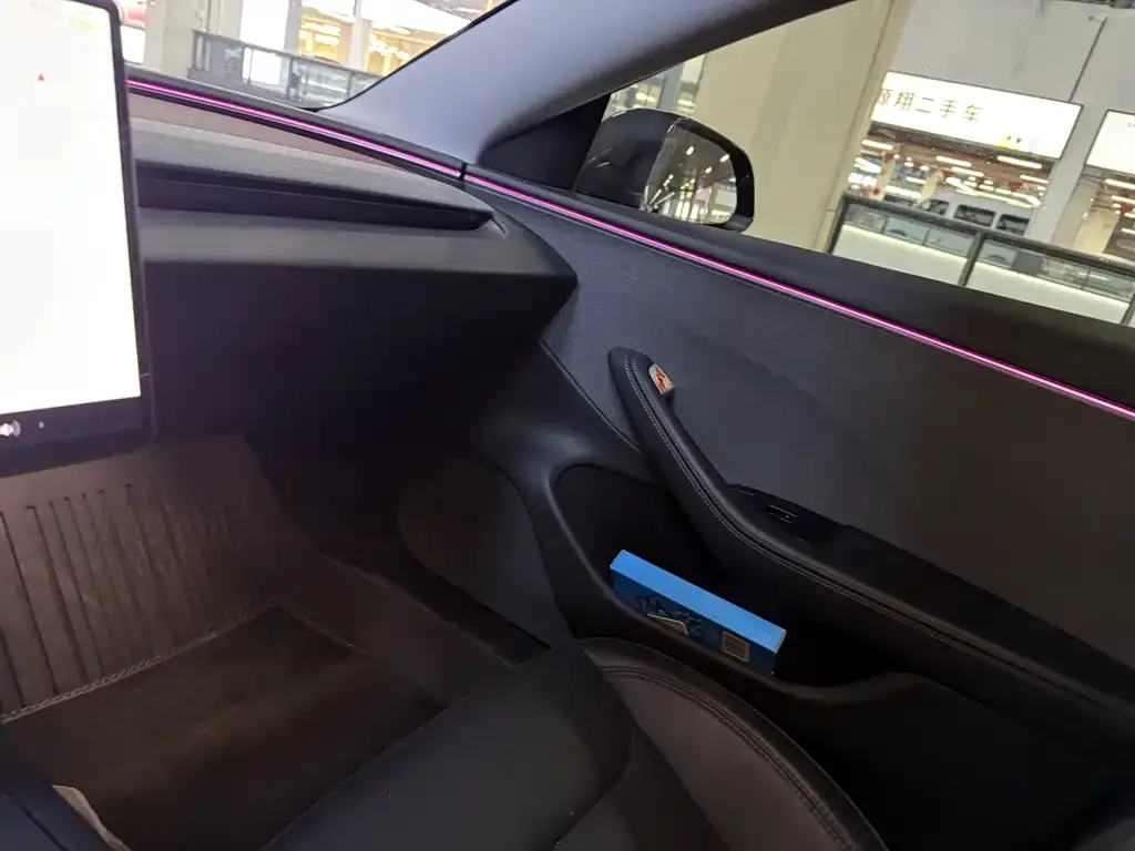 Tesla Model 3 — фото 4