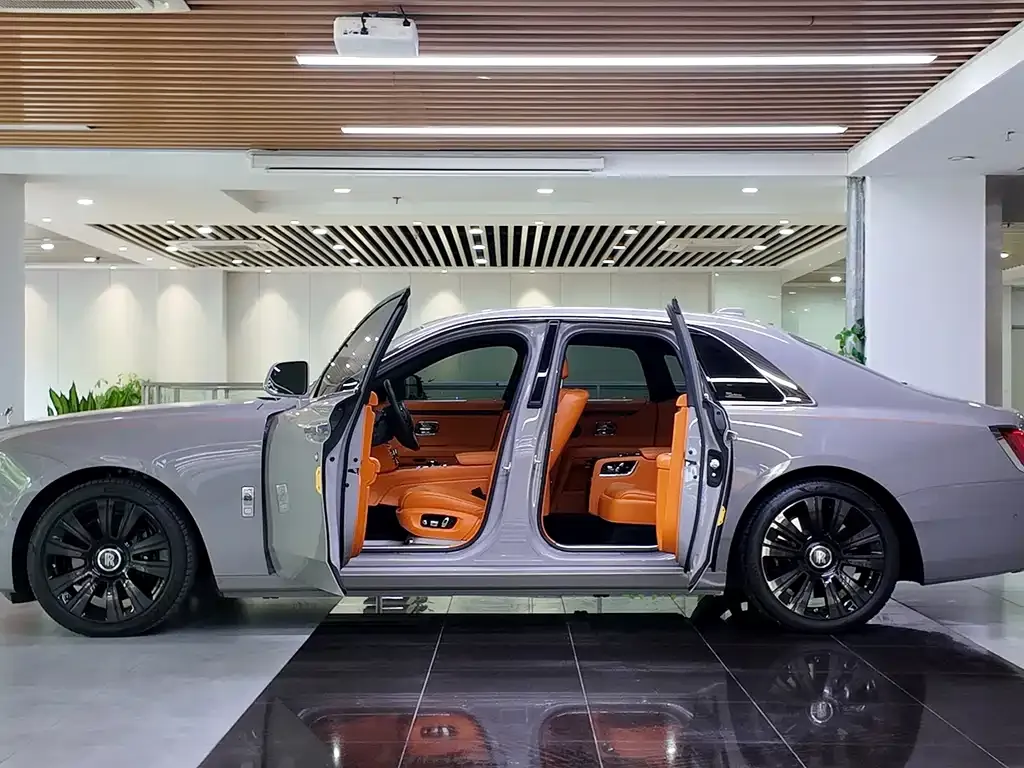 Rolls-Royce Ghost — фото 10
