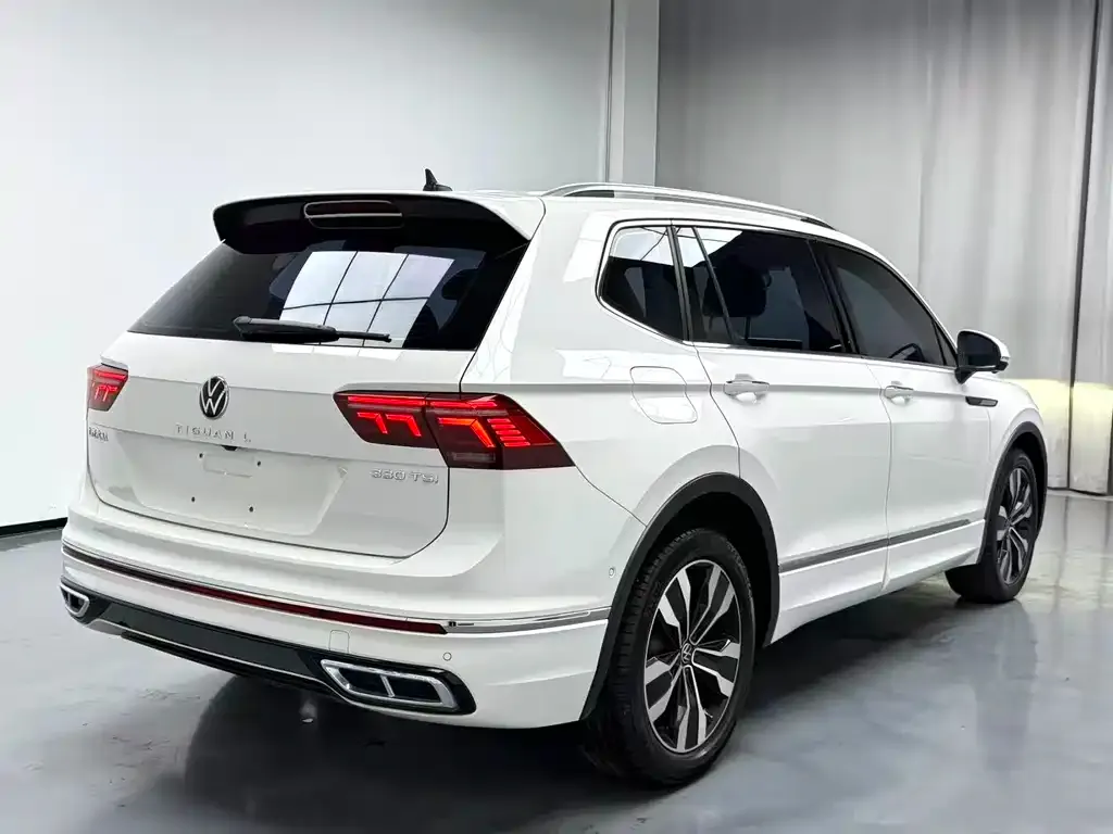 Volkswagen Tiguan L — фото 8