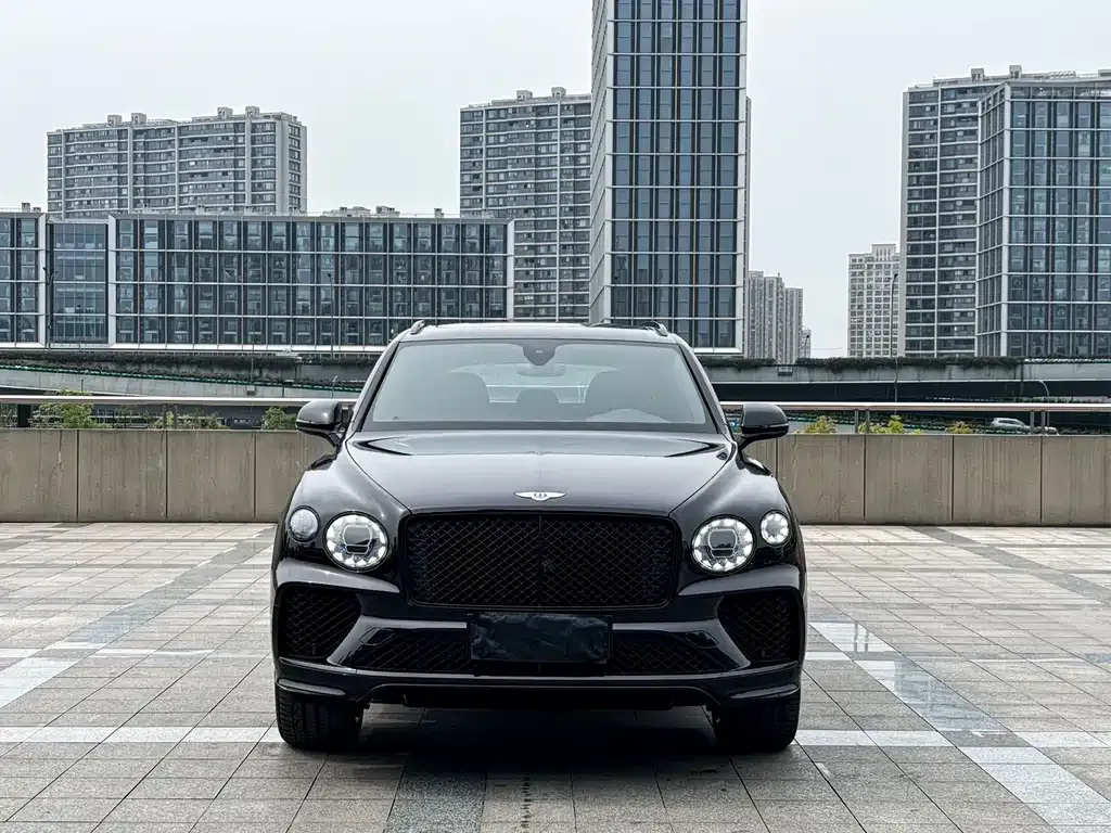 Bentley Bentayga — фото 1