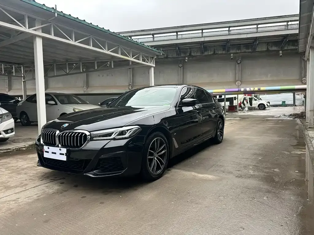 BMW 5 Series — фото 1