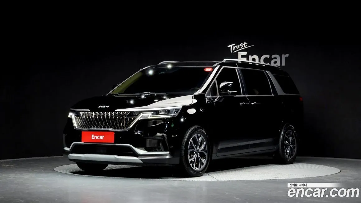 Kia Carnival — фото 1