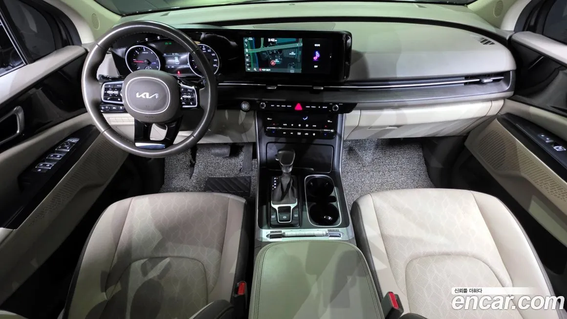 Kia Carnival — фото 4