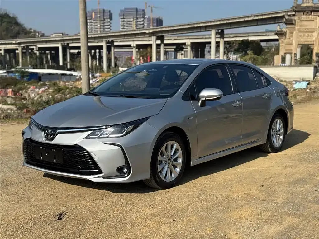 Toyota Corolla — фото 1
