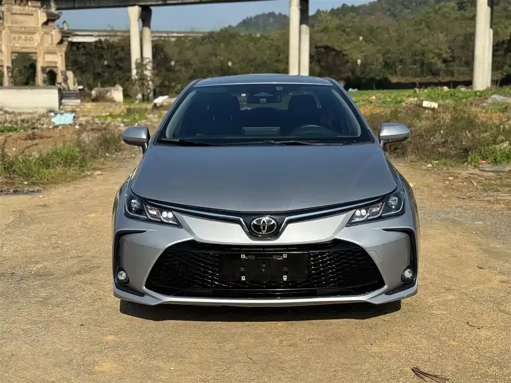 Toyota Corolla — фото 4