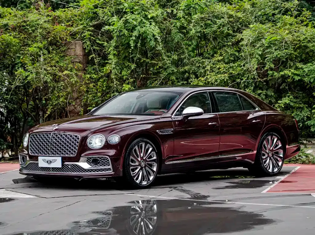 Bentley Flying Spur — фото 1