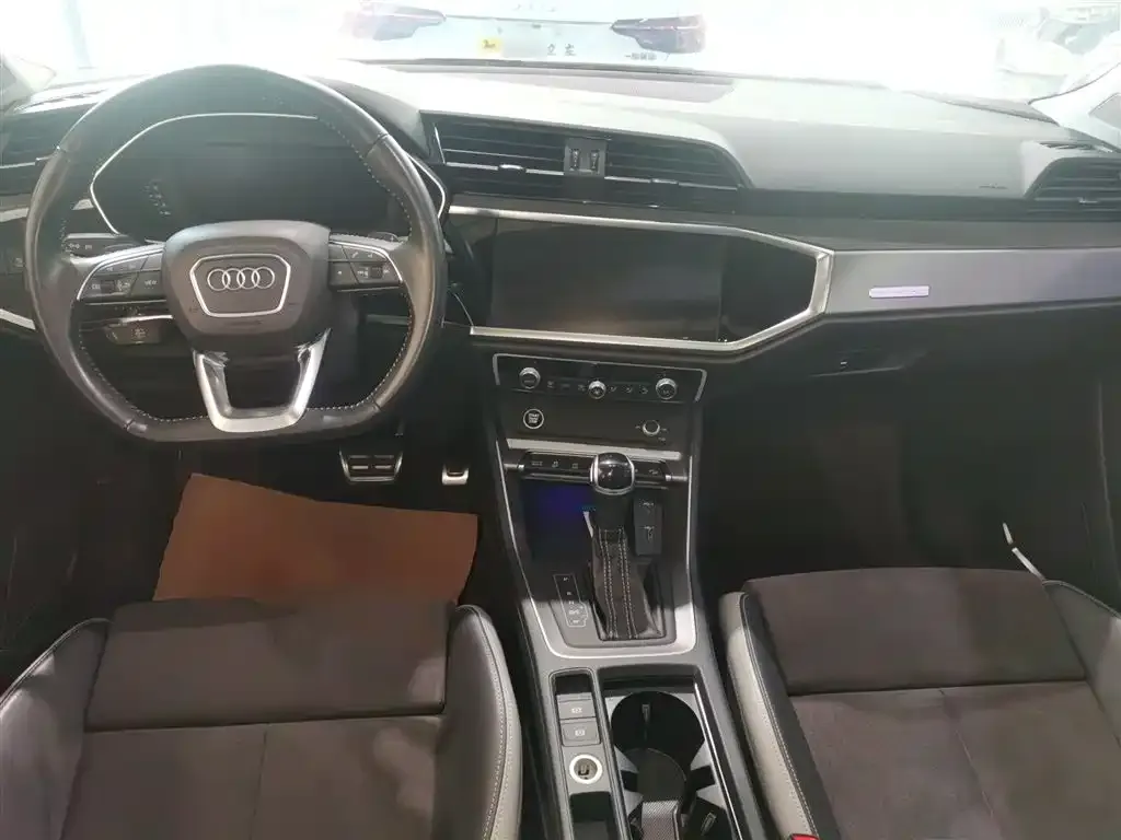 Audi Q3 — фото 10