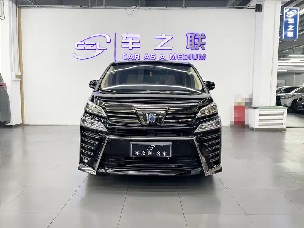 Toyota Vellfire — фото 10