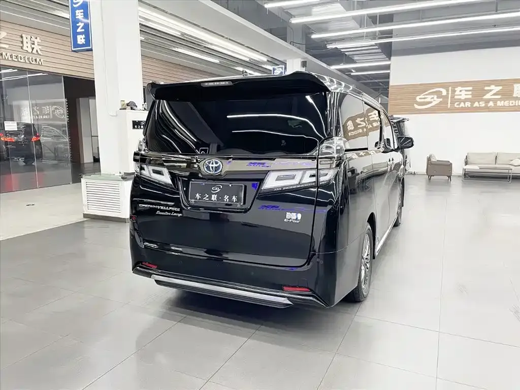 Toyota Vellfire — фото 5
