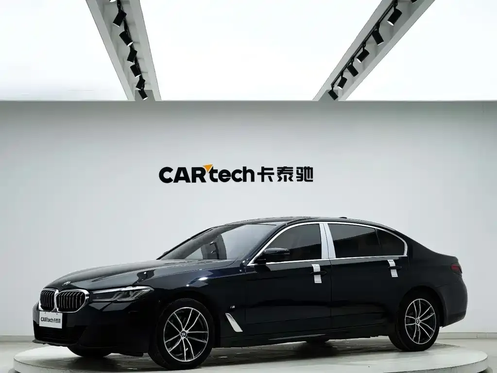 BMW 5 Series — фото 1