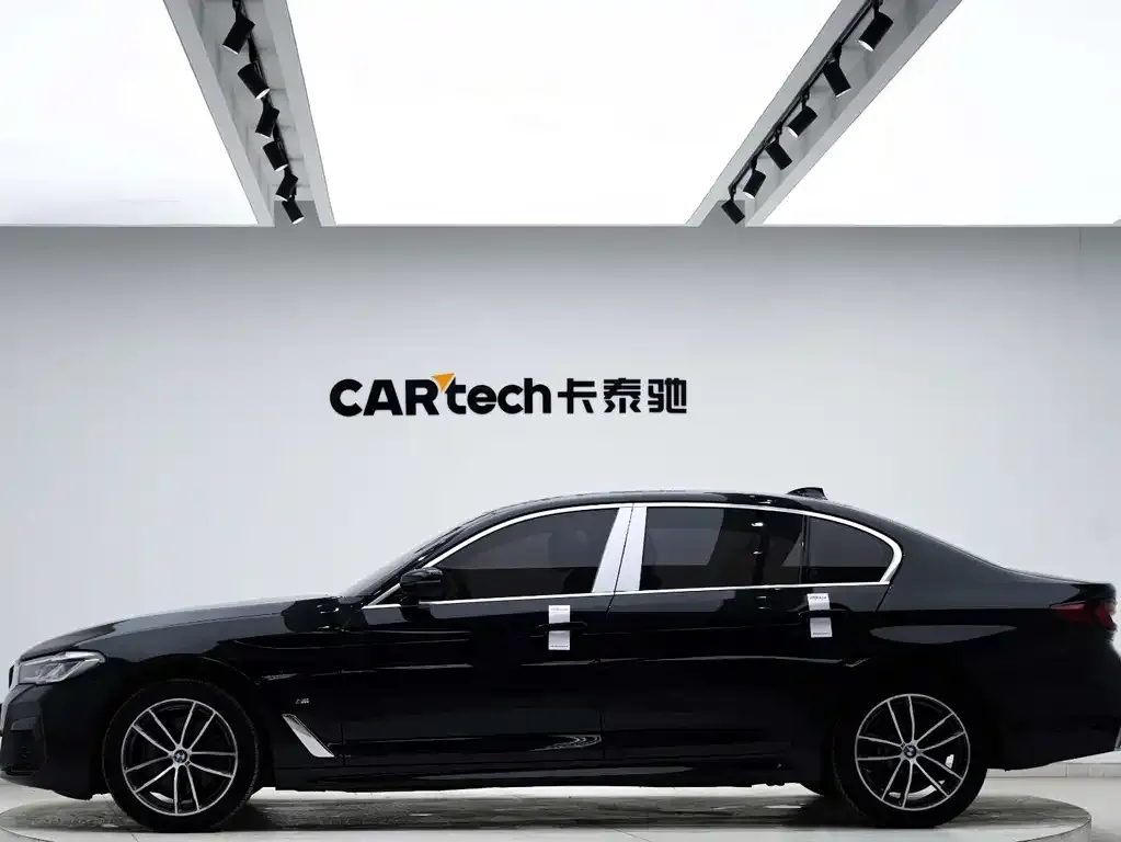 BMW 5 Series — фото 2