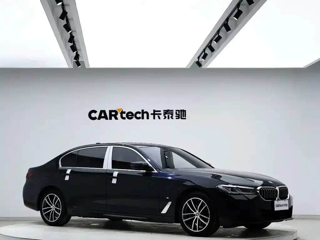 BMW 5 Series — фото 9