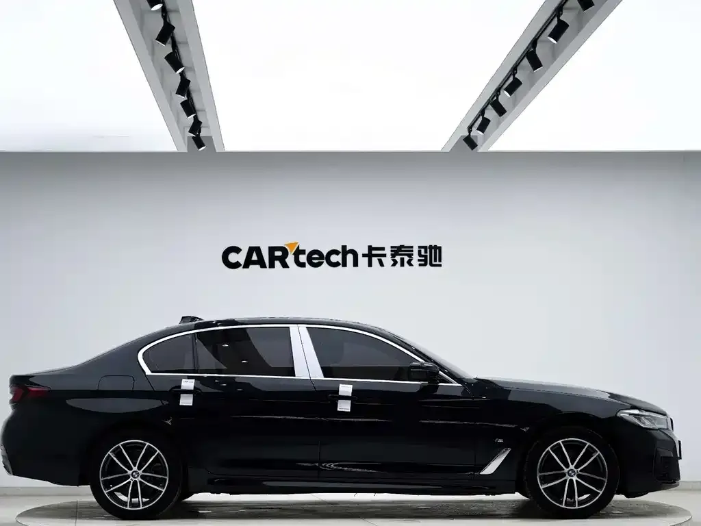 BMW 5 Series — фото 4