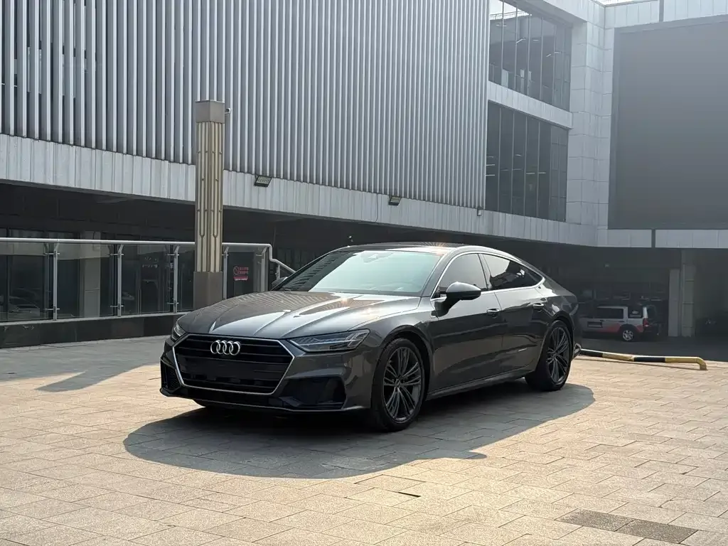 Audi A7 — фото 1