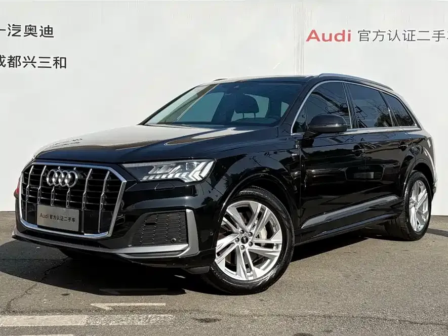 Audi Q7 — фото 1