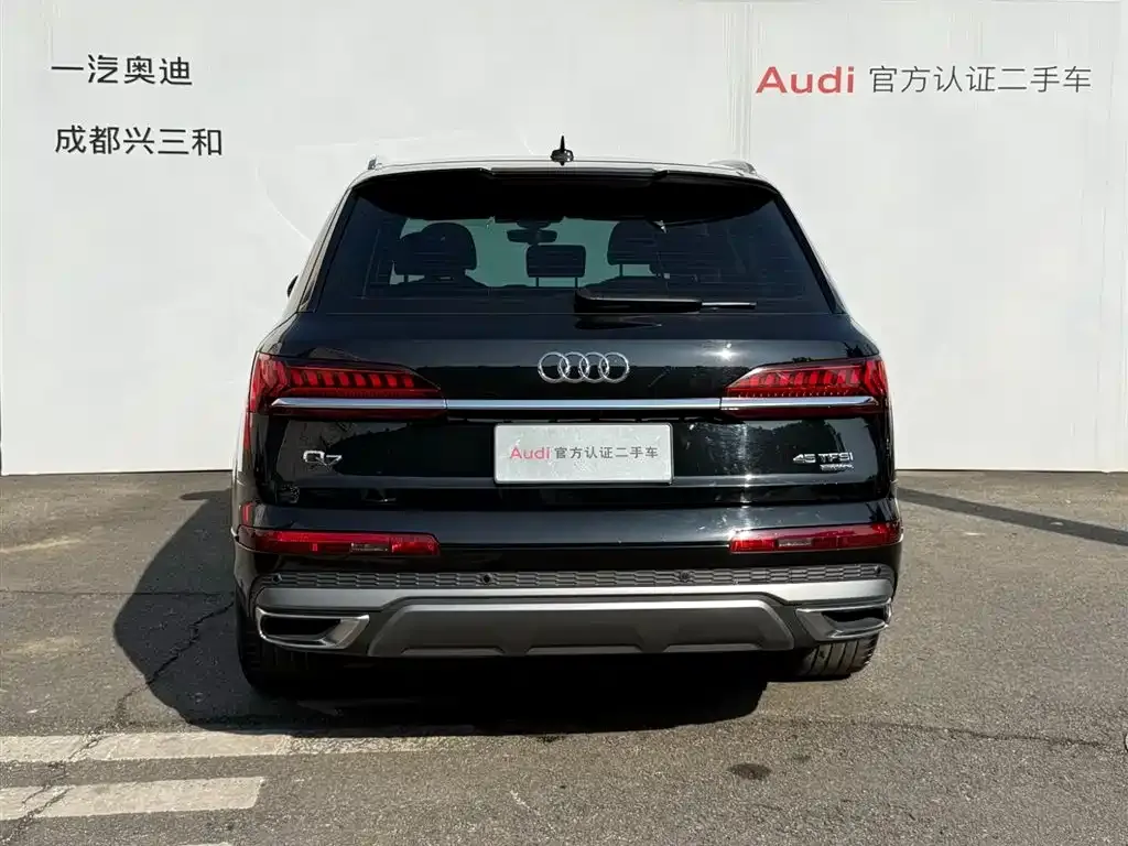 Audi Q7 — фото 10