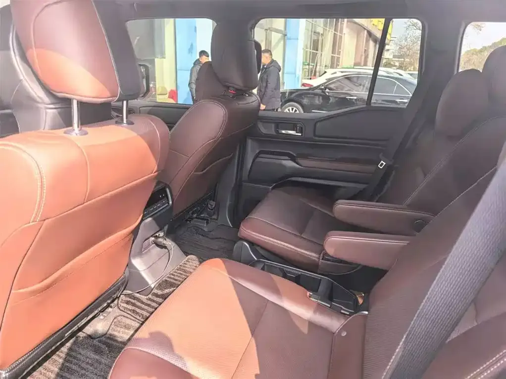 Toyota Prado — фото 2