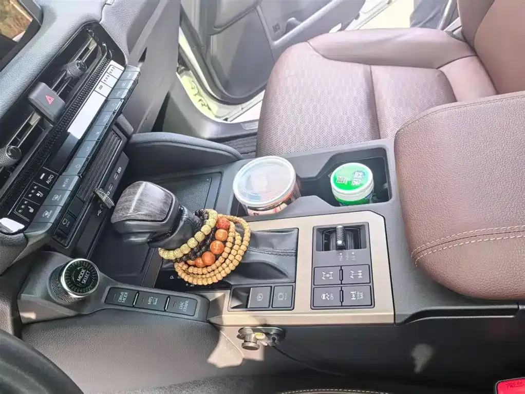 Toyota Prado — фото 9