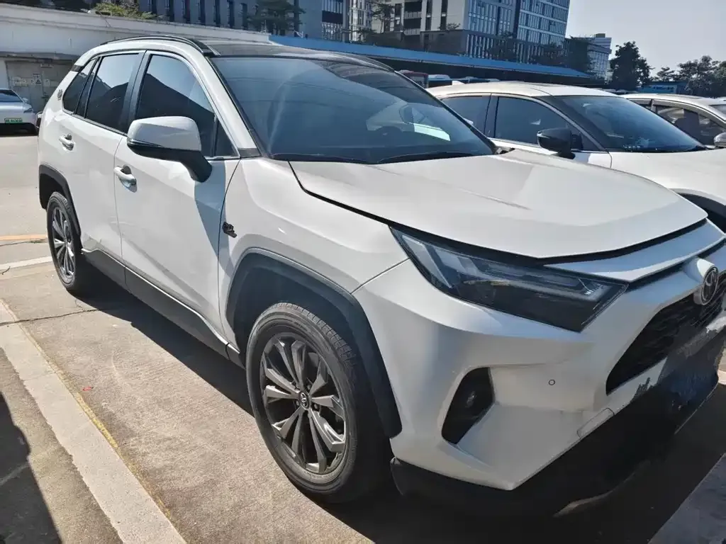 Toyota RAV4 — фото 4