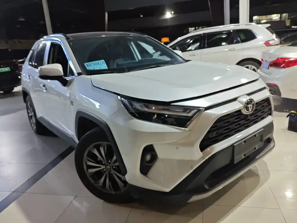 Toyota RAV4 — фото 5