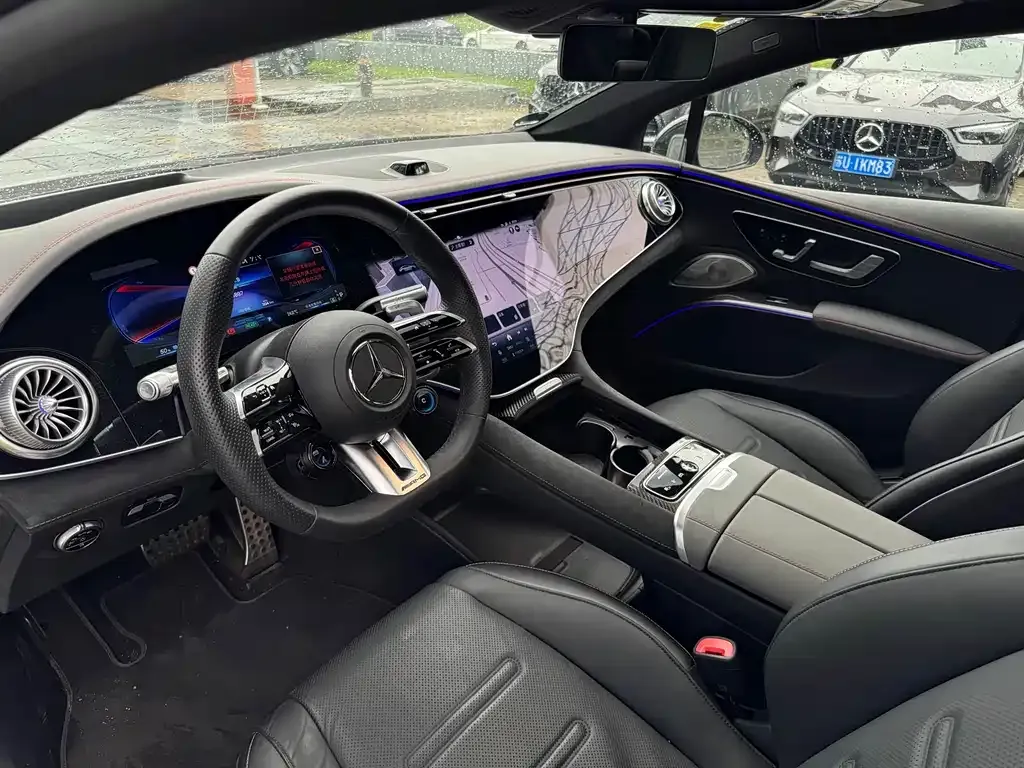 Mercedes-Benz EQS AMG — фото 7