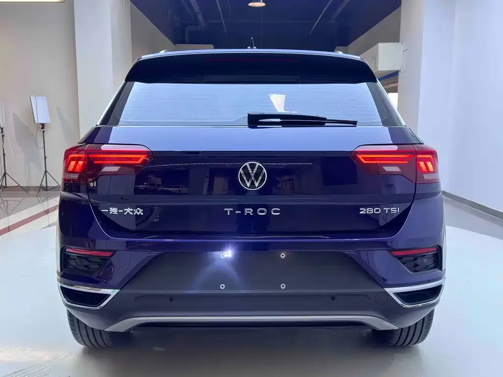 Volkswagen T-Roc — фото 6