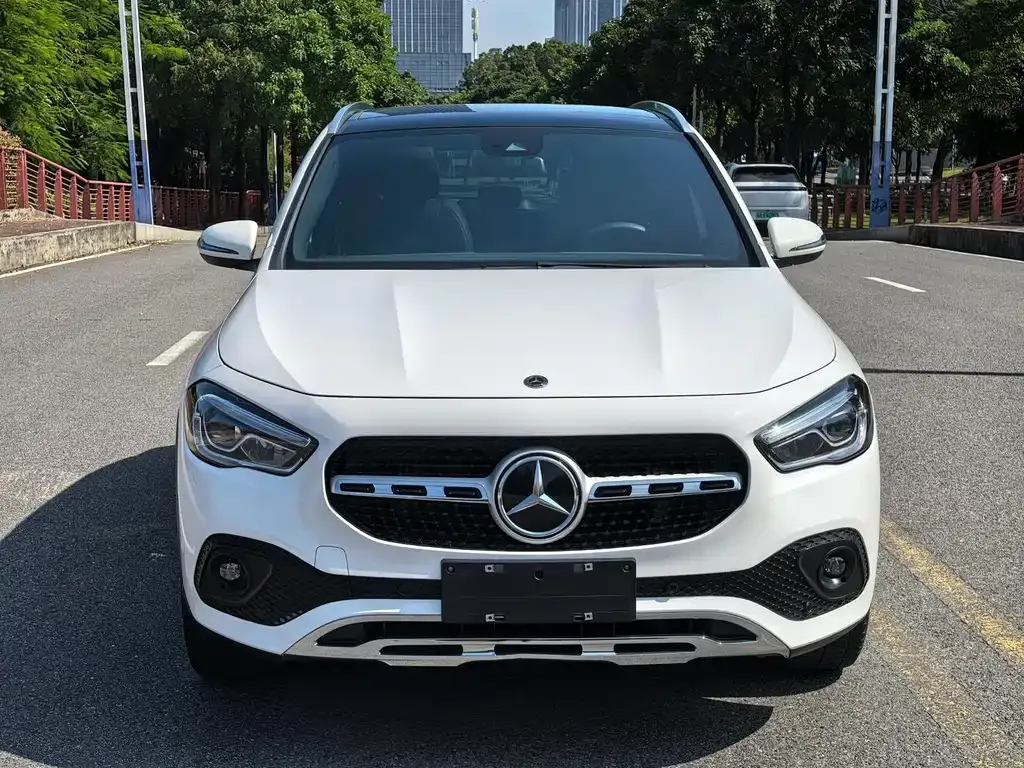 Mercedes-Benz GLA — фото 6
