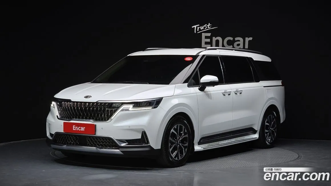 Kia Carnival — фото 1
