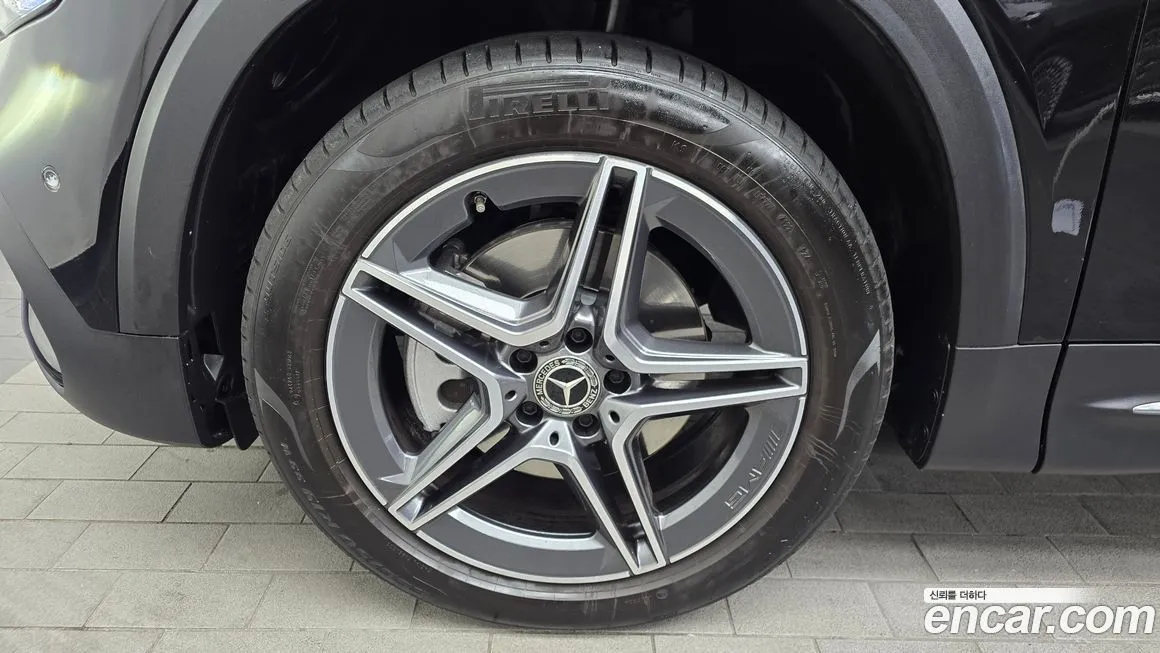 Mercedes-Benz GLB-Class — фото 7