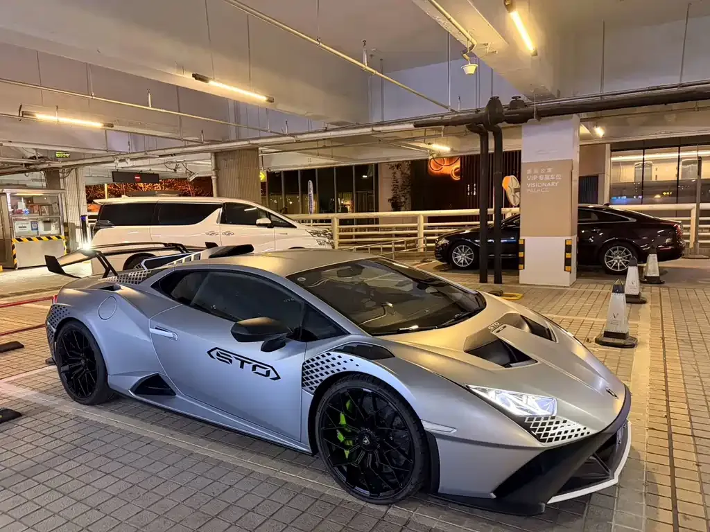 Lamborghini Huracan — фото 1