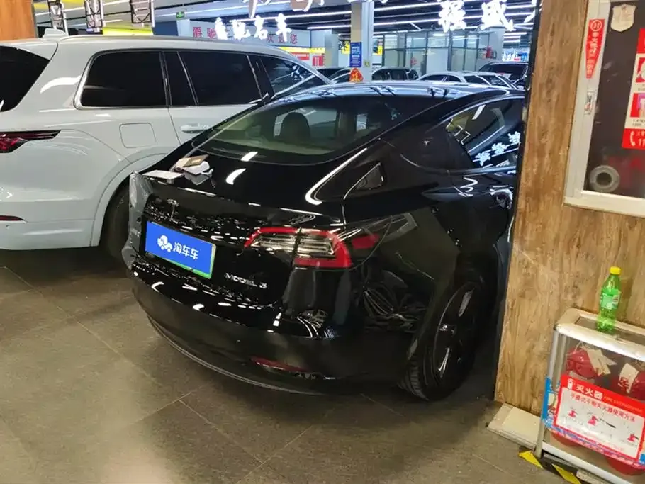Tesla Model 3 — фото 10