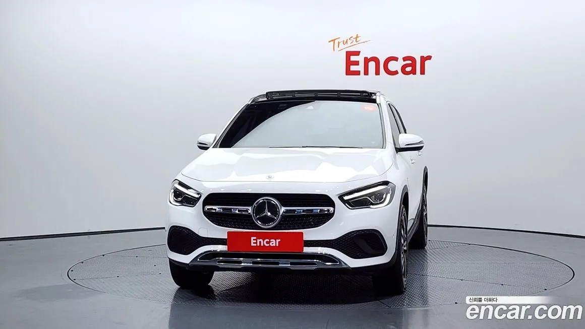 Mercedes-Benz GLA-Class — фото 10