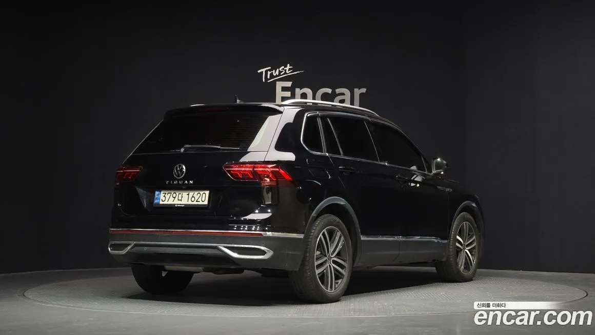 Volkswagen Tiguan — фото 2