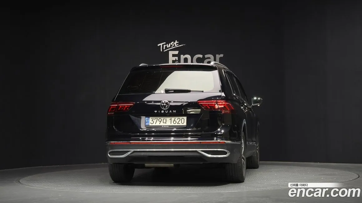 Volkswagen Tiguan — фото 4