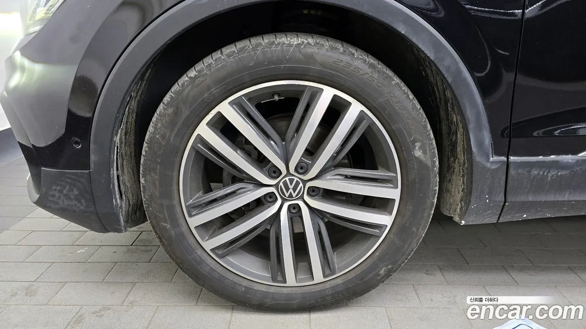 Volkswagen Tiguan — фото 5