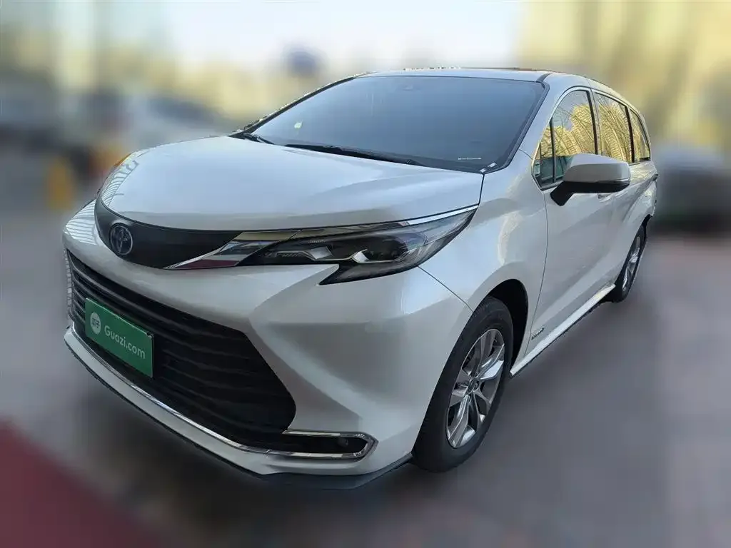 Toyota Sienna — фото 6