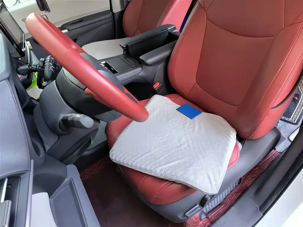 Toyota Sienna — фото 10
