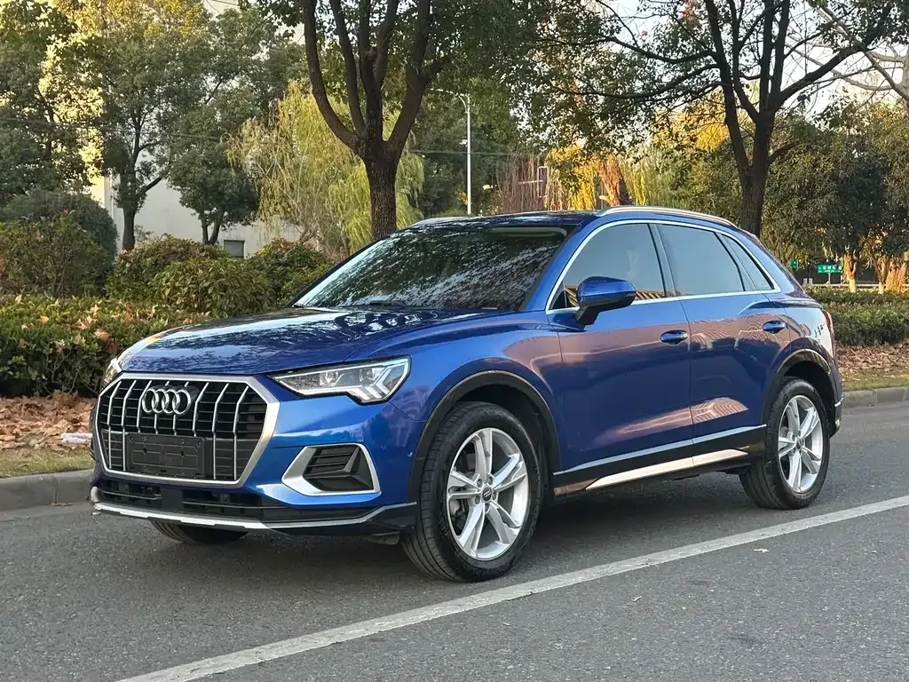 Audi Q3 — фото 1