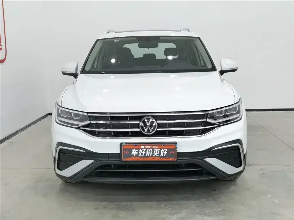 Volkswagen Tiguan L — фото 3
