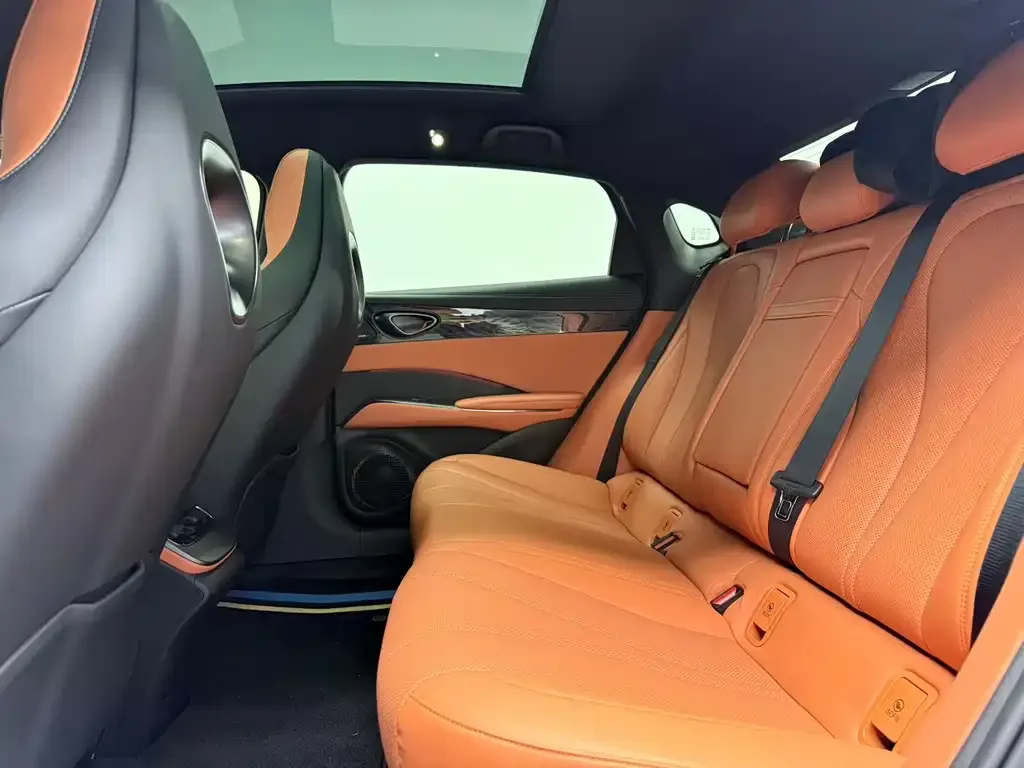 BYD Seal — фото 6