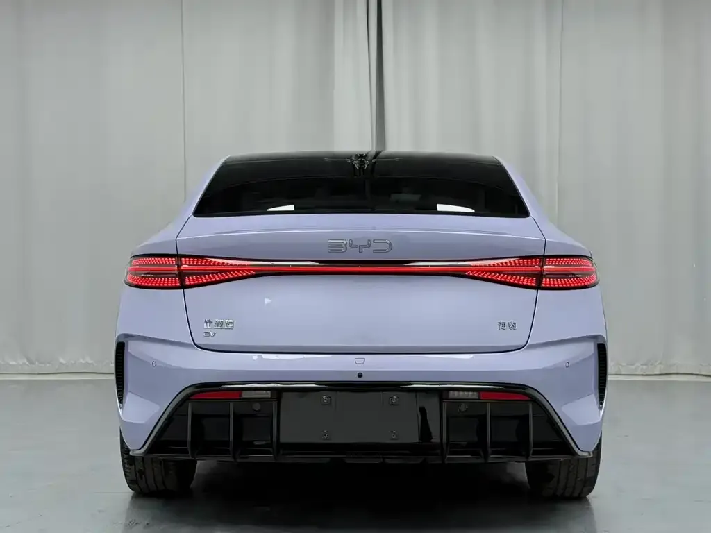 BYD Seal — фото 8