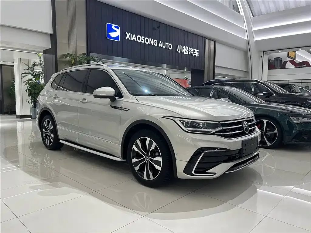 Volkswagen Tiguan L — фото 3