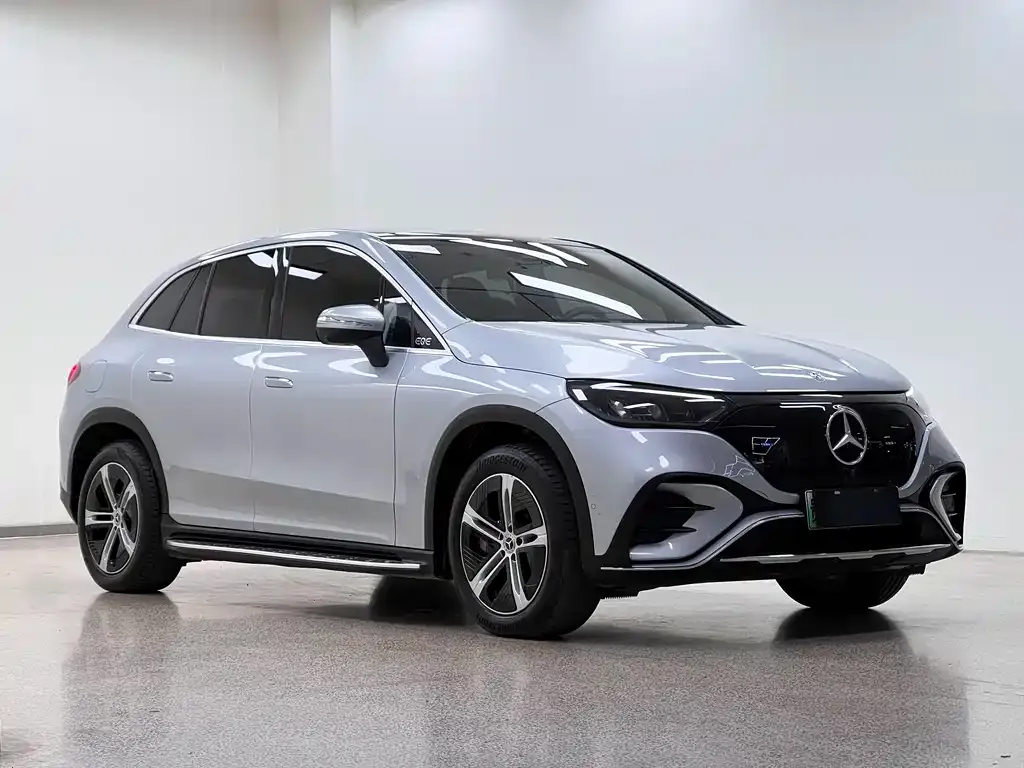 Mercedes-Benz EQE SUV — фото 7