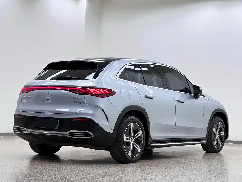 Mercedes-Benz EQE SUV — фото 4