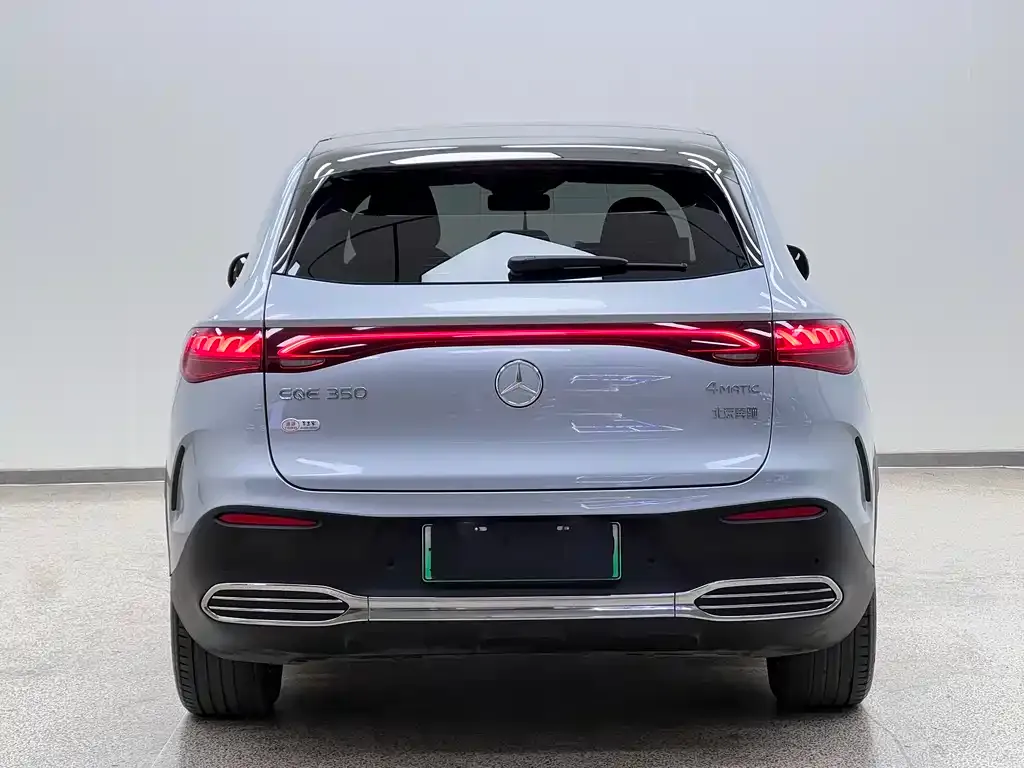 Mercedes-Benz EQE SUV — фото 5